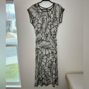 NWT Chico’s Travelers Floral Maxi Dress Dusty Olive Green White Size 1 Medium